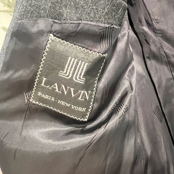 Lanvin coat
Paris New York - Picture 6 of 10